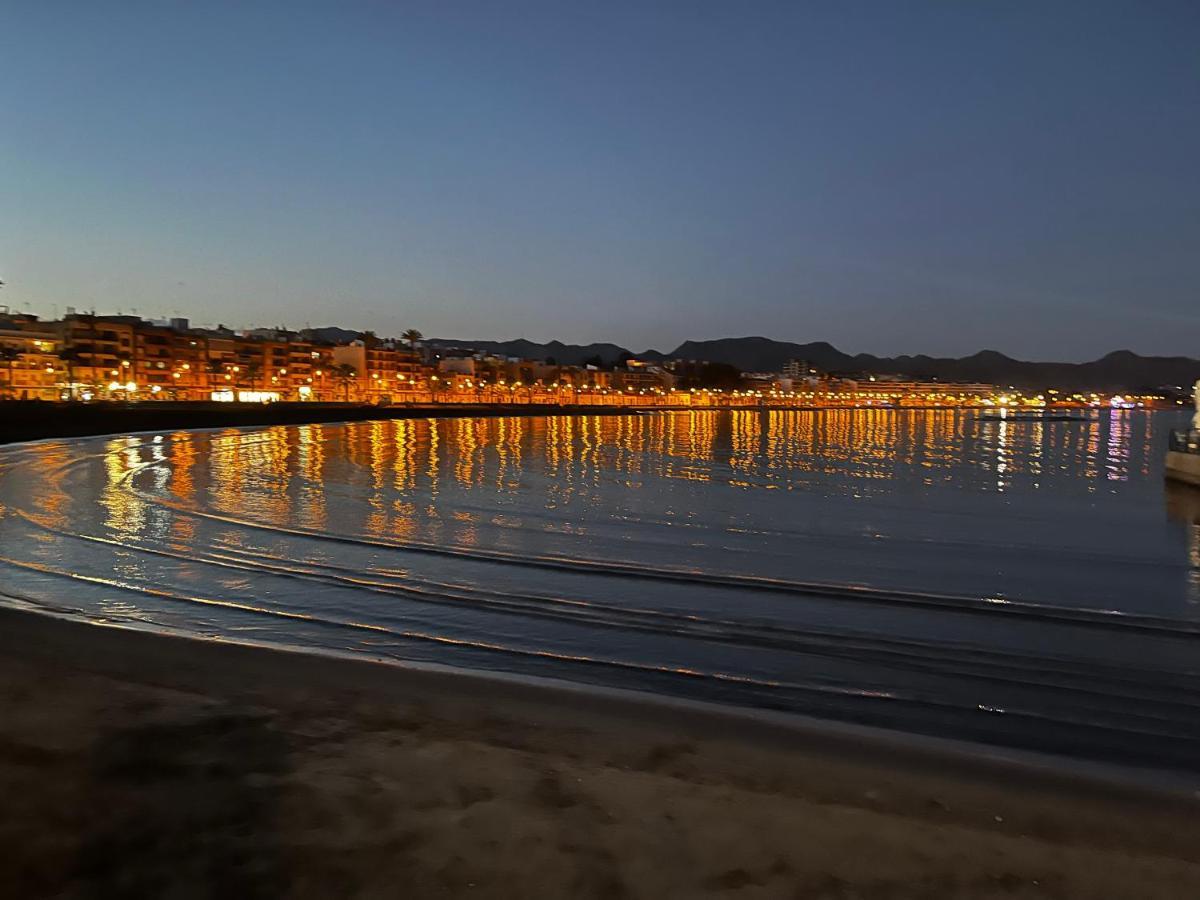 En Primera Linea De Playa Con Vistas Apartment